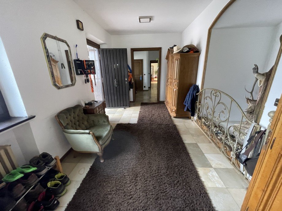 Hauptwohnung: Eingangsbereich Einfamilienhaus Linz am Rhein