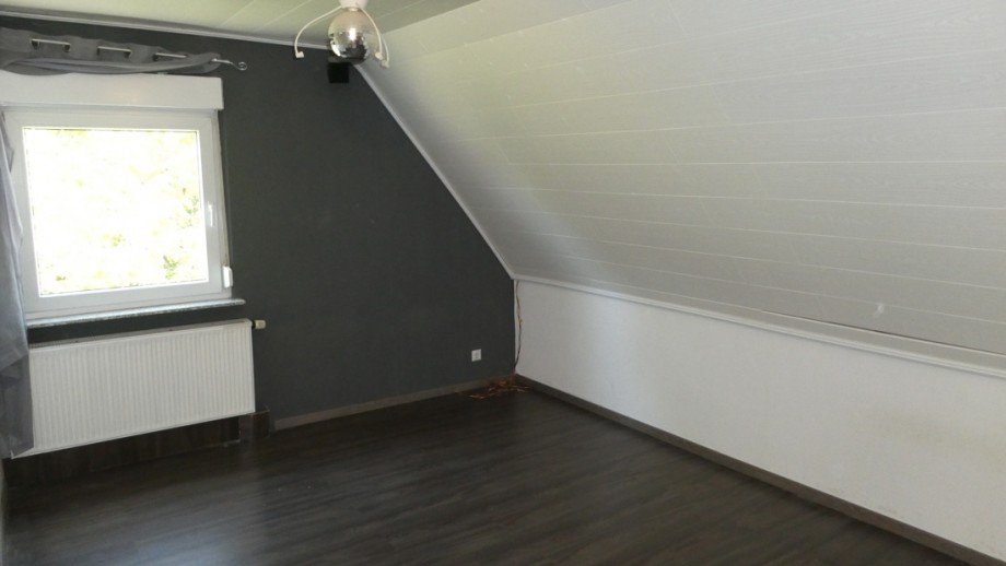 Schlafzimmer 2 Einfamilienhaus Gro�maischeid