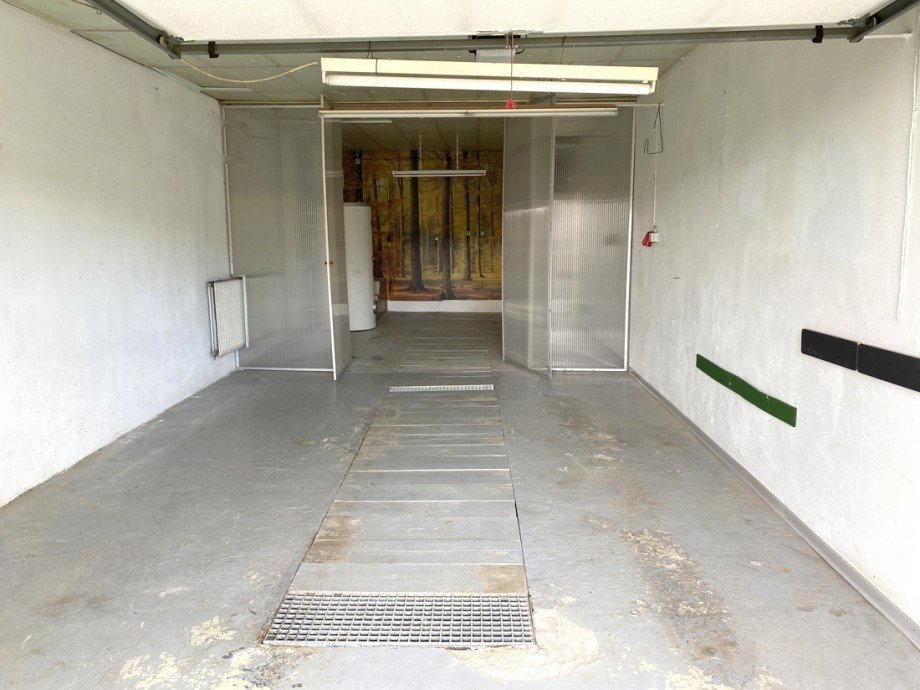 Garage mit Grube und hoher Decke Einfamilienhaus Flammersfeld