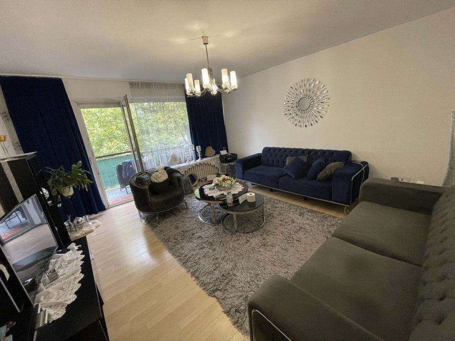 Wohnzimmer - 3. OG links Mehrfamilienhaus K�ln / Niehl