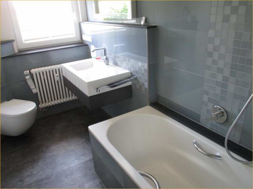 Bad 1. Etage Zweifamilienhaus Flammersfeld