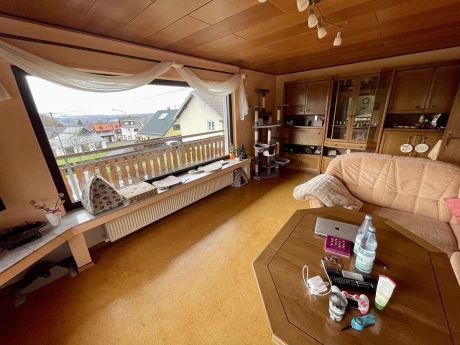 Wohnzimmer mit Balkon Einfamilienhaus Neustadt (Wied)