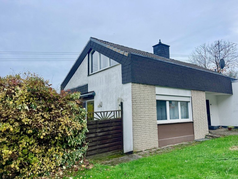  Peterslahr Einfamilienhaus Haus verkaufen Peterslahr! Platz f�r Tr�ume - Familienidylle auf gro�em Grundst�ck!
