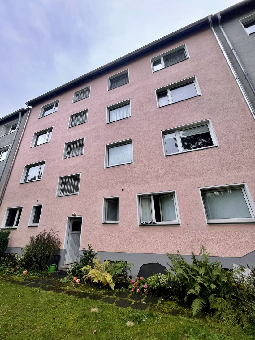 R�ckansicht Mehrfamilienhaus K�ln / Niehl