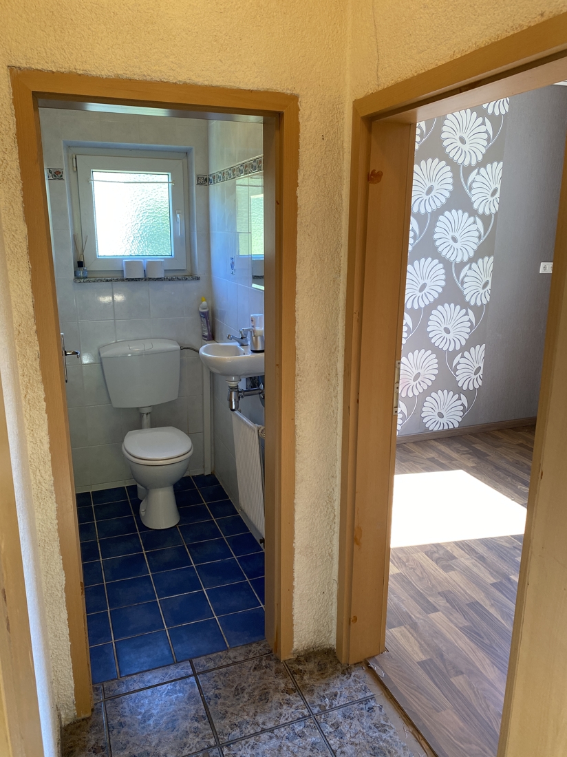 kleiner Flur zwischen WC und B�ro Einfamilienhaus Gro�maischeid