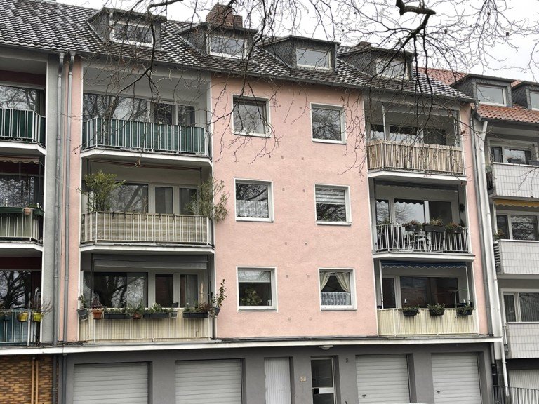  K�ln / Niehl Mehrfamilienhaus Investition statt Inflation! Grundsolides 10-Parteienhaus - 76.680 Euro Jahreskaltmiete.