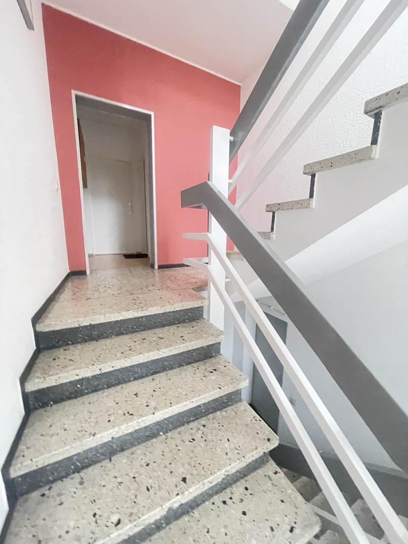 Flur Mehrfamilienhaus Bad H�nningen