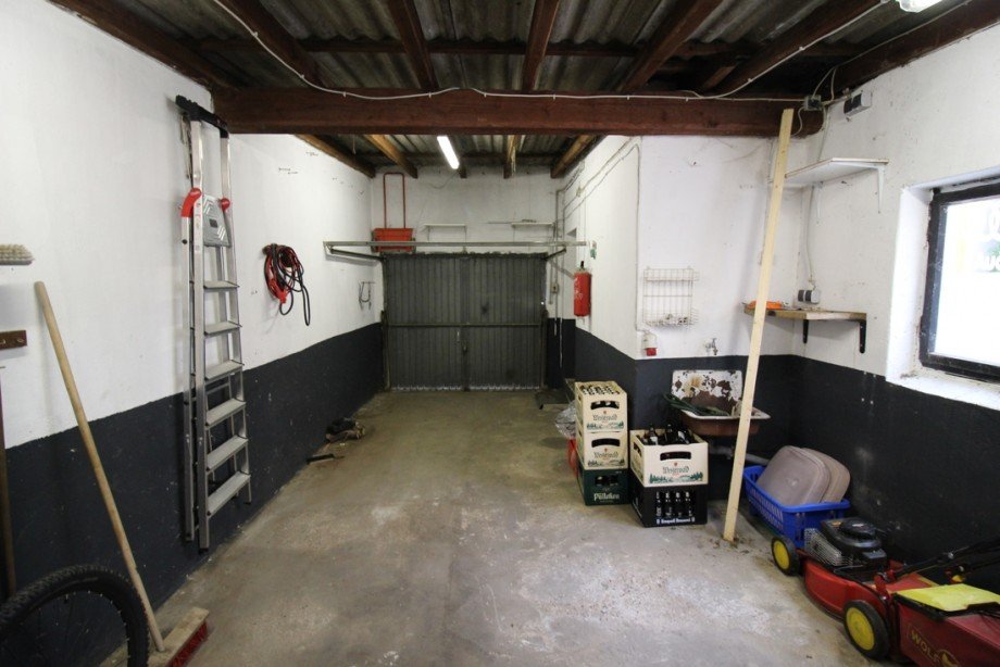 Gro�e Garage mit Zugang in den Garten Einfamilienhaus Flammersfeld