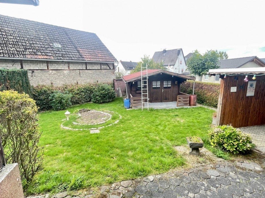 Pflegeleichtes Grundst�ck Einfamilienhaus Gro�maischeid