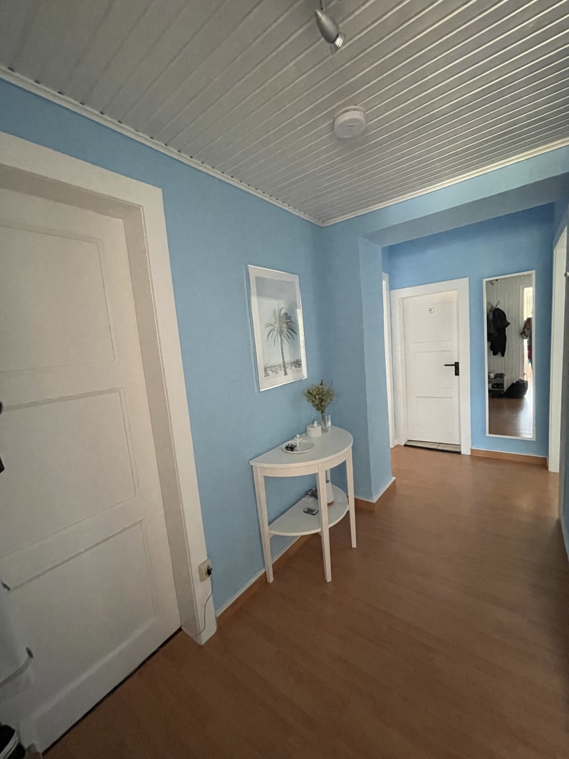 2 OG Flur Mehrfamilienhaus K�ln / Merheim