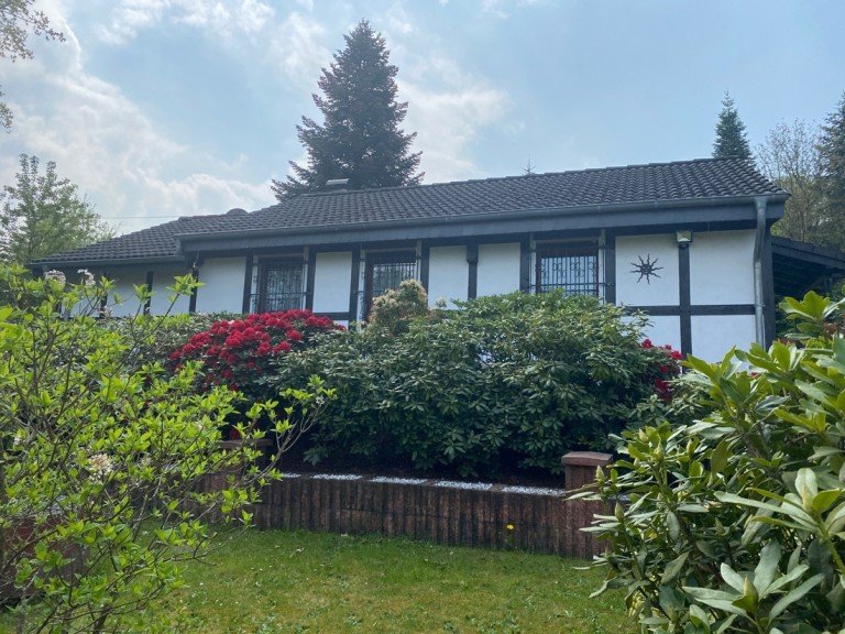  Oberlahr - Altenkirchen/Westerwald Einfamilienhaus Haus verkaufen Oberlahr! Hier sagen sich Fuchs und Hase gute Nacht!Ruhig und doch nicht ALLEIN