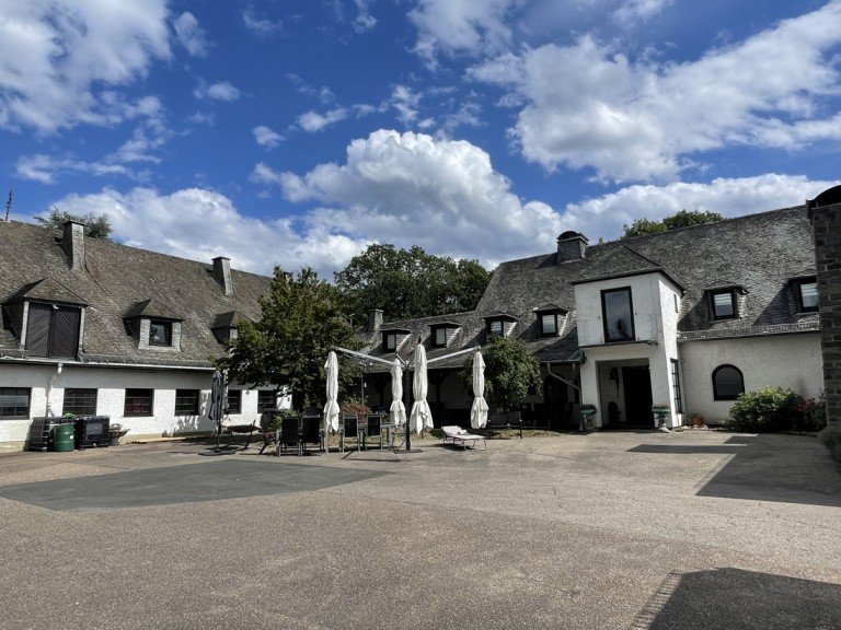 Au�enansicht Linz am Rhein - Neuwied Einfamilienhaus Ehemaliges Landwirtschaftliches Anwesen in Alleinlage mit Blick �ber das Rheintal!