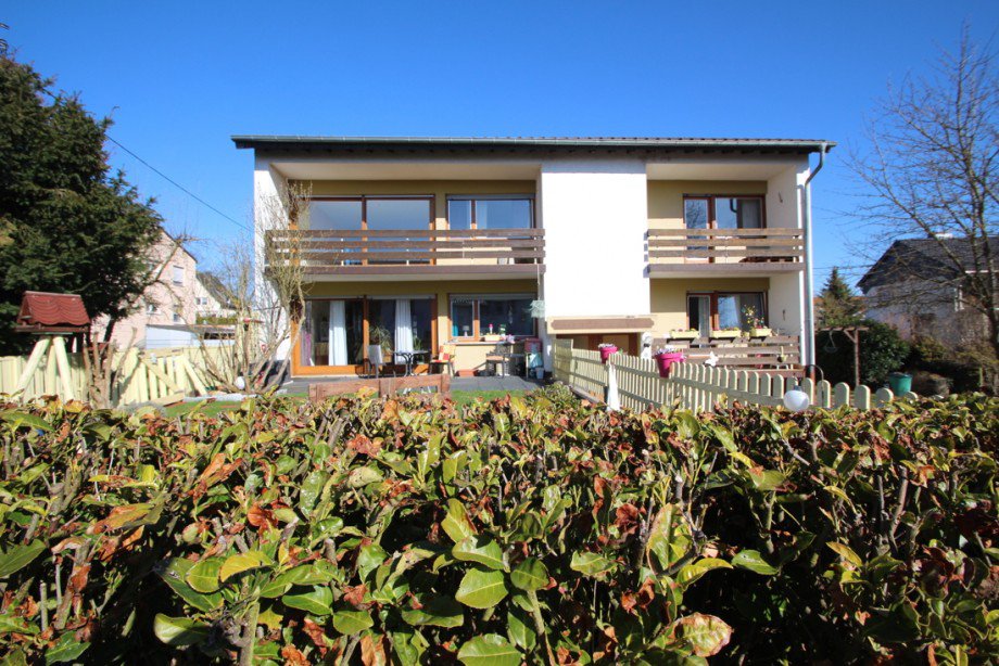 Gepflegt, gut gelegen und gro�z�gig! Zweifamilienhaus Dierdorf
