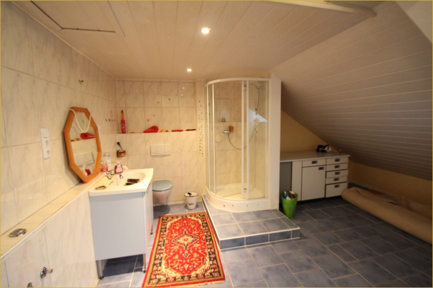 Bad Dachgeschoss Einfamilienhaus Kurtscheid