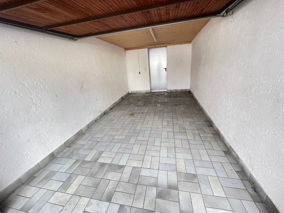 Garage am Haus Einfamilienhaus Gro�maischeid