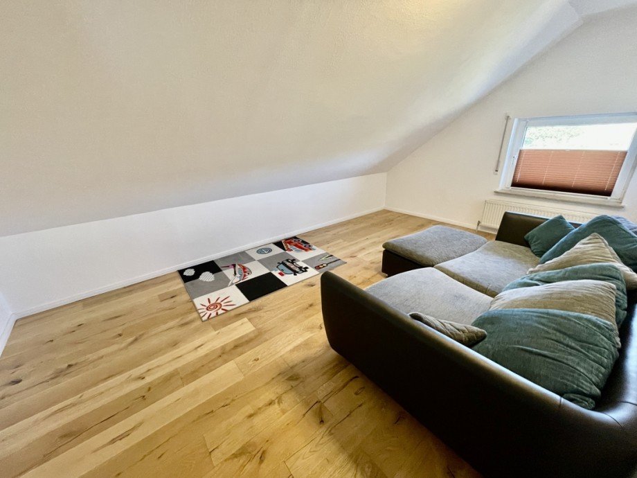 Kind 1- OG Einfamilienhaus Oberirsen
