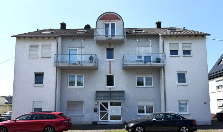 Frontansicht Neuwied / Heimbach-Weis - Neuwied Etagenwohnung VERKAUFT Neuwied/Heimbach! Eigentum statt Miete! Helle 3 Zimmer bezugsfrei!