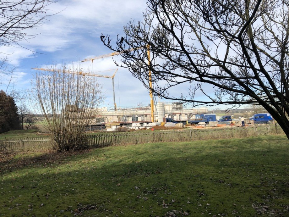 Blick - Neubau Senioreneinrichtung mit Gr�nanlage Zweifamilienhaus Flammersfeld