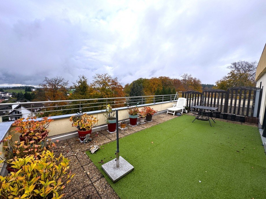 Terrasse mit Panorama! Penthousewohnung Ehlscheid