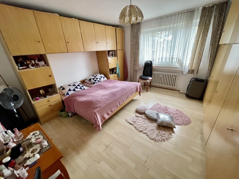 Schlafzimmer - 3. OG links Mehrfamilienhaus K�ln / Niehl
