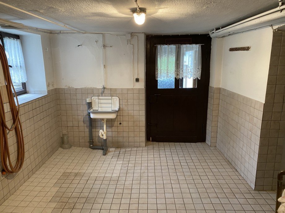 Waschk�che/Heizungsraum mit Ausgang zum Garten Doppelhaush�lfte Neuwied / Niederbieber