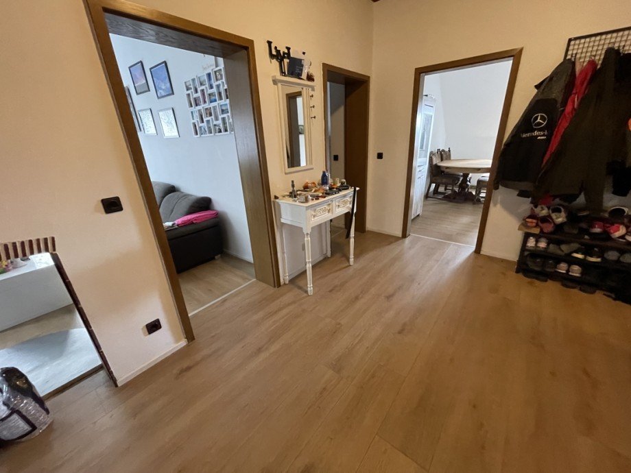 Wohnung 2: Flur Einfamilienhaus Linz am Rhein