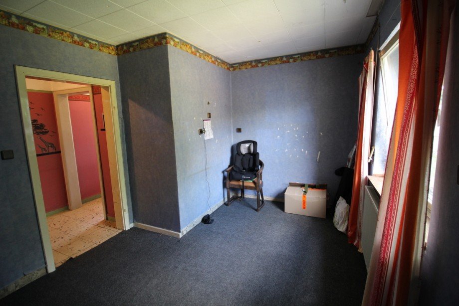 Zimmer im EG (als K�che m�glich) Einfamilienhaus Flammersfeld