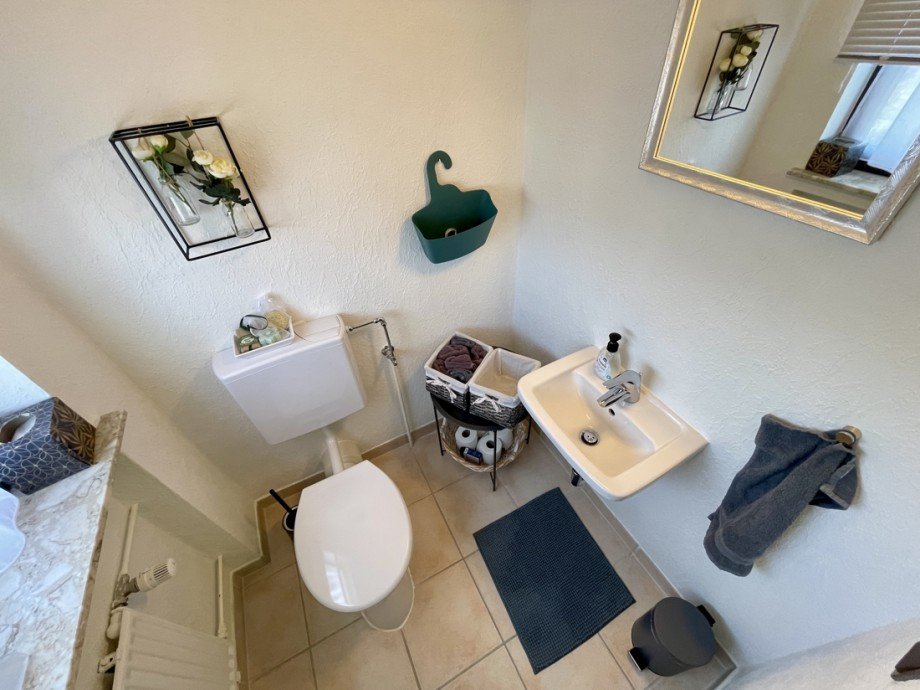 Wohnen 1: G�ste/WC Zweifamilienhaus Harschbach