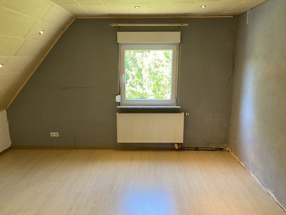 Schlafzimmer 1 Einfamilienhaus Gro�maischeid