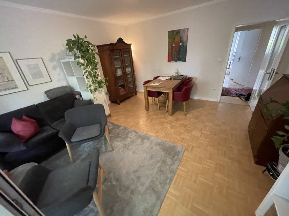Wohnzimmer - 1. OG links Mehrfamilienhaus K�ln / Niehl