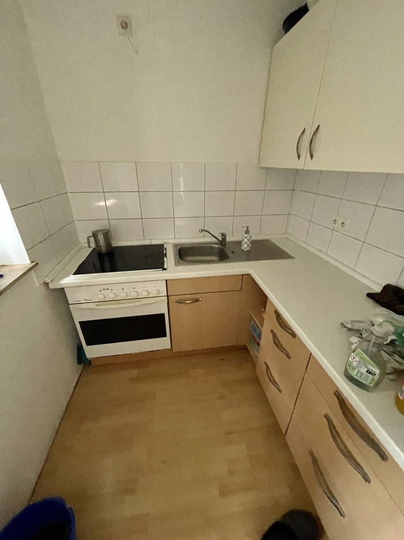 K�che - EG links Mehrfamilienhaus K�ln / Niehl