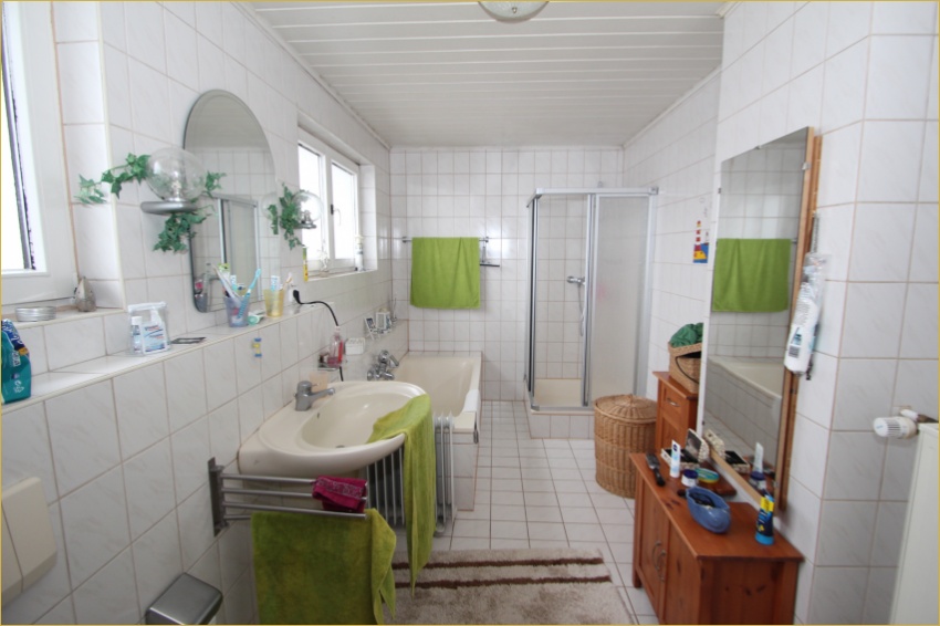 Bad - 1. Etage Einfamilienhaus Kurtscheid