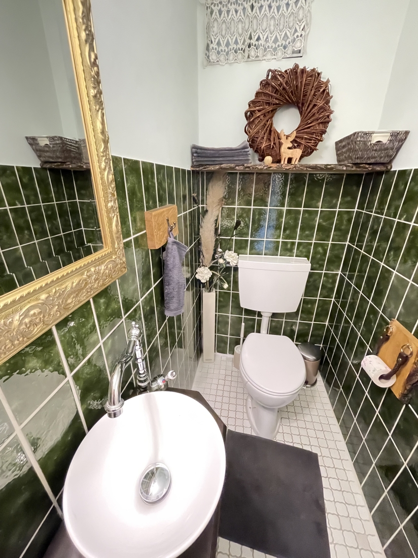 G�st WC mit Dusche Einfamilienhaus Puderbach