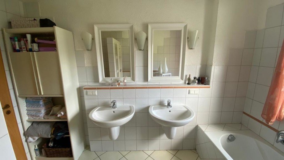 neutrales Bad Etagenwohnung Krunkel