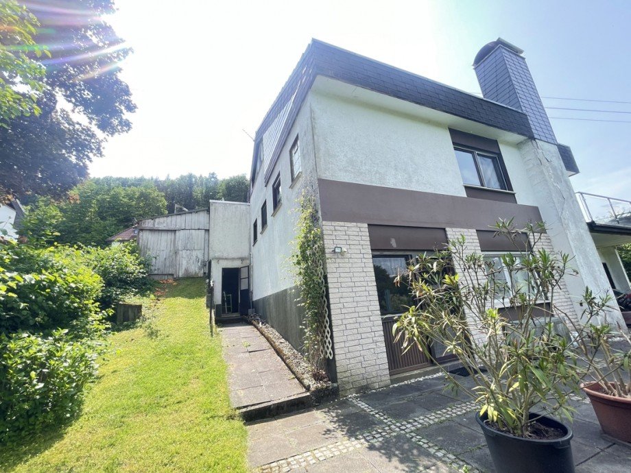 Seitenansicht Einfamilienhaus Peterslahr