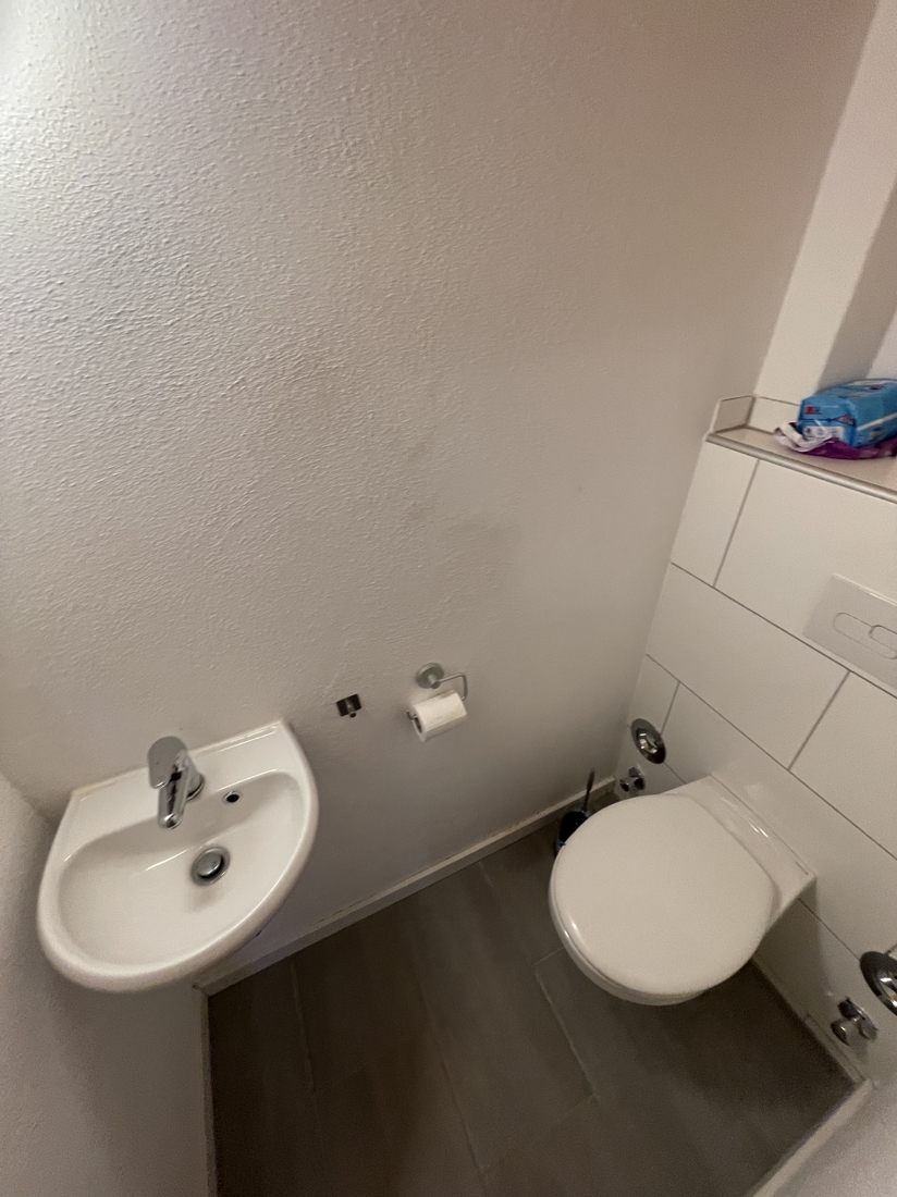 Wohnung 2: WC Einfamilienhaus Linz am Rhein