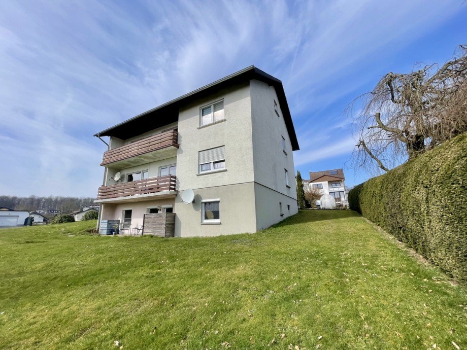  Mehrfamilienhaus Stra�enhaus