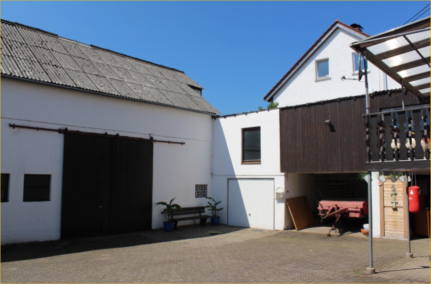 Nebengeb�ude 2 + 3 Einfamilienhaus Kurtscheid