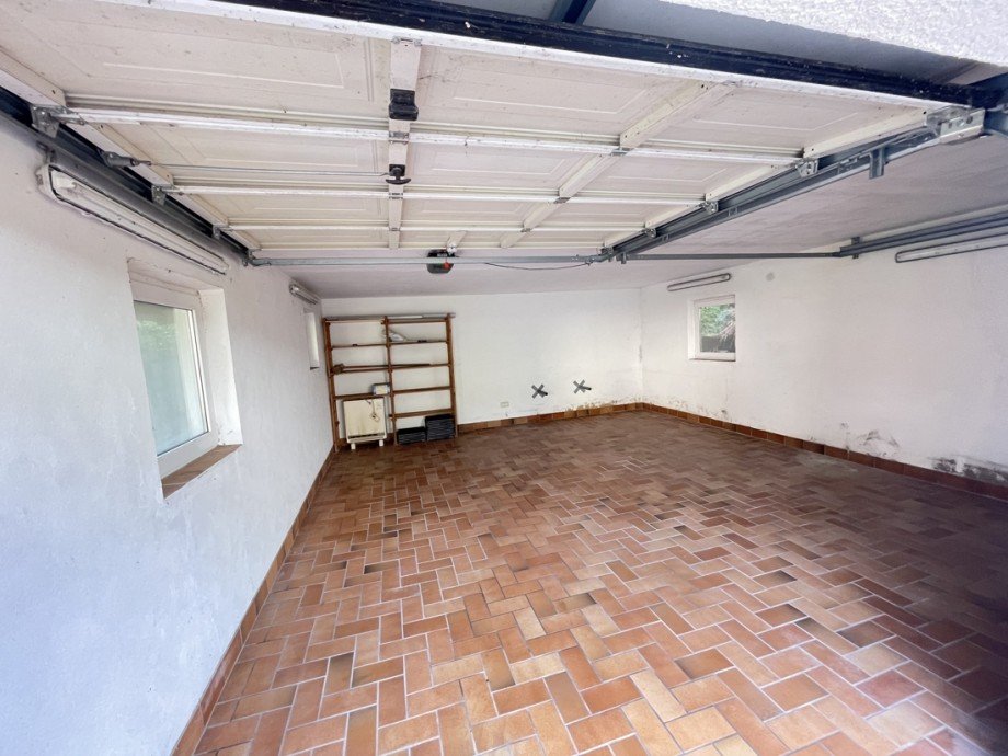 Doppelgarage von Innen Einfamilienhaus Niedersteinebach