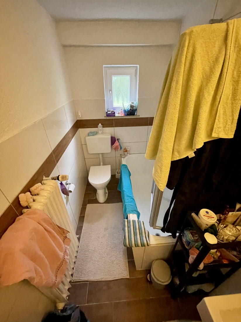 Wohnung Untergeschoss Mehrfamilienhaus Stra�enhaus
