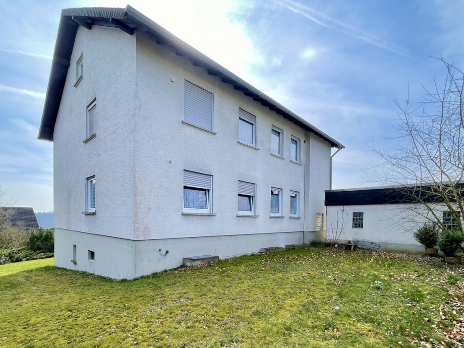  Mehrfamilienhaus Stra�enhaus