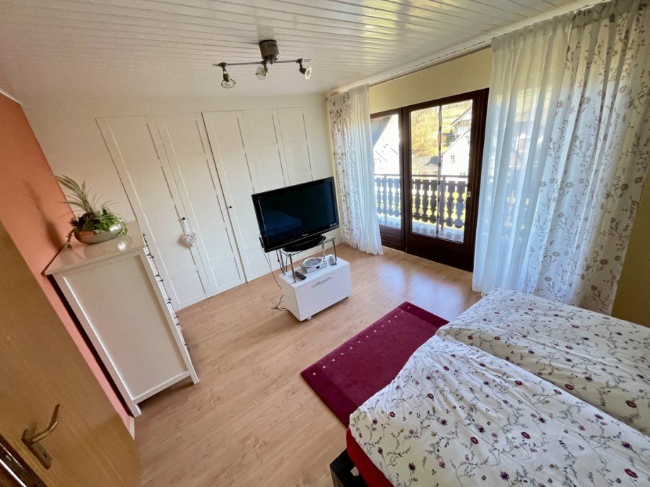 Wohnen 1: Schlafzimmer Zweifamilienhaus Harschbach
