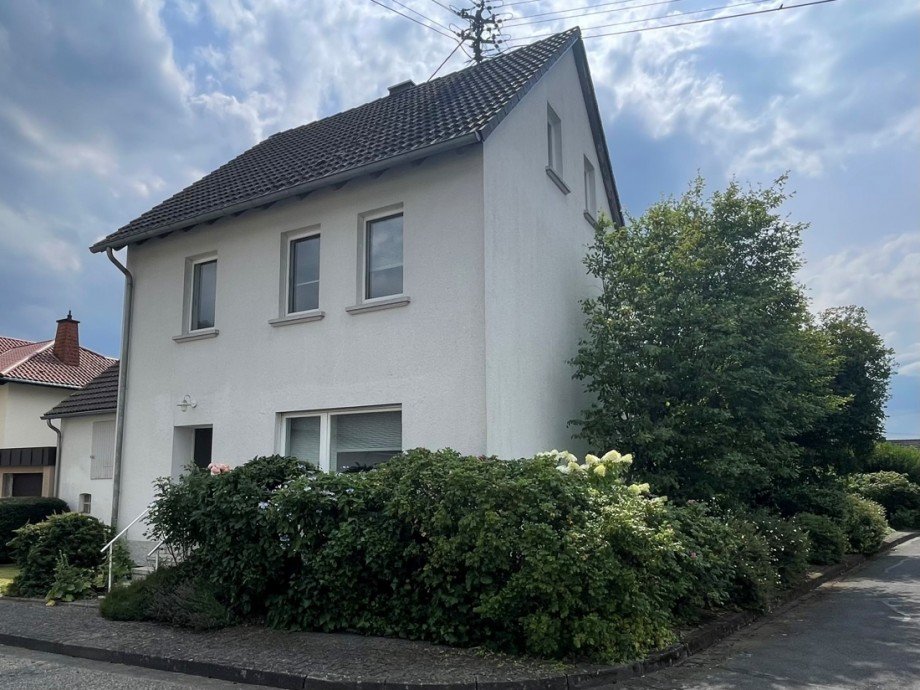 Blick von der Stra�e zum Haus Einfamilienhaus Oberraden / Niederraden
