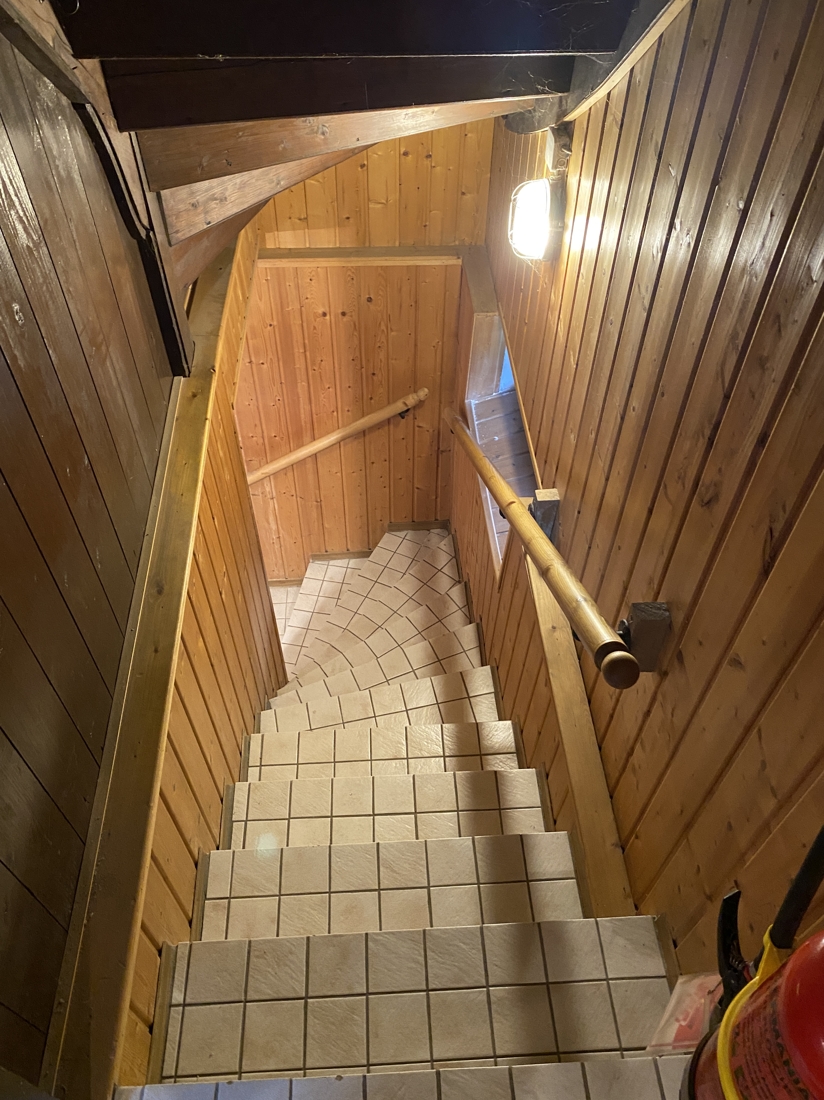 Treppe zum Kellergeschoss Doppelhaush�lfte Neuwied / Niederbieber