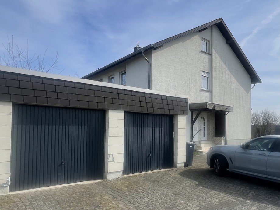 2 Garagen Mehrfamilienhaus Stra�enhaus