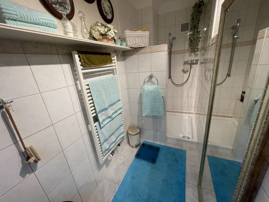 EG: Bad Mehrfamilienhaus K�ln / Merheim