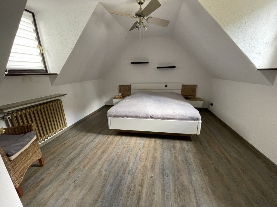 Hauptwohnung: Schlafzimmer 3 Einfamilienhaus Linz am Rhein