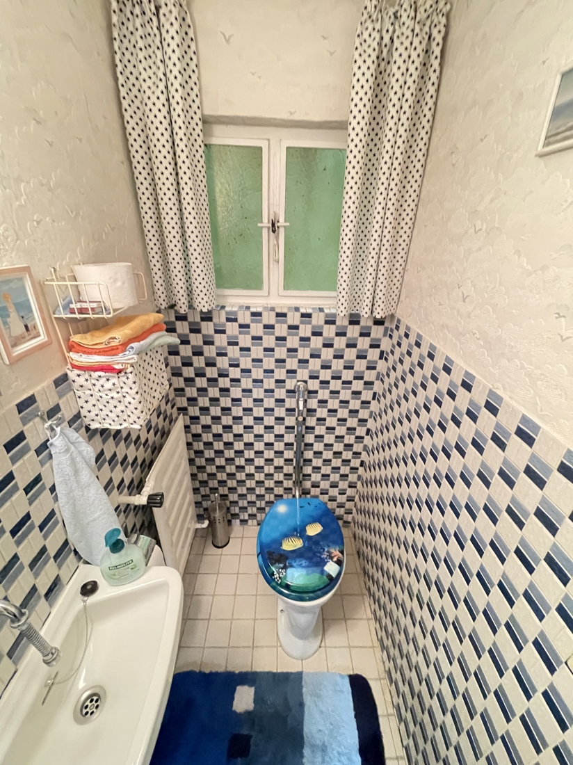 G�ste/WC UG Einfamilienhaus Neustadt (Wied)