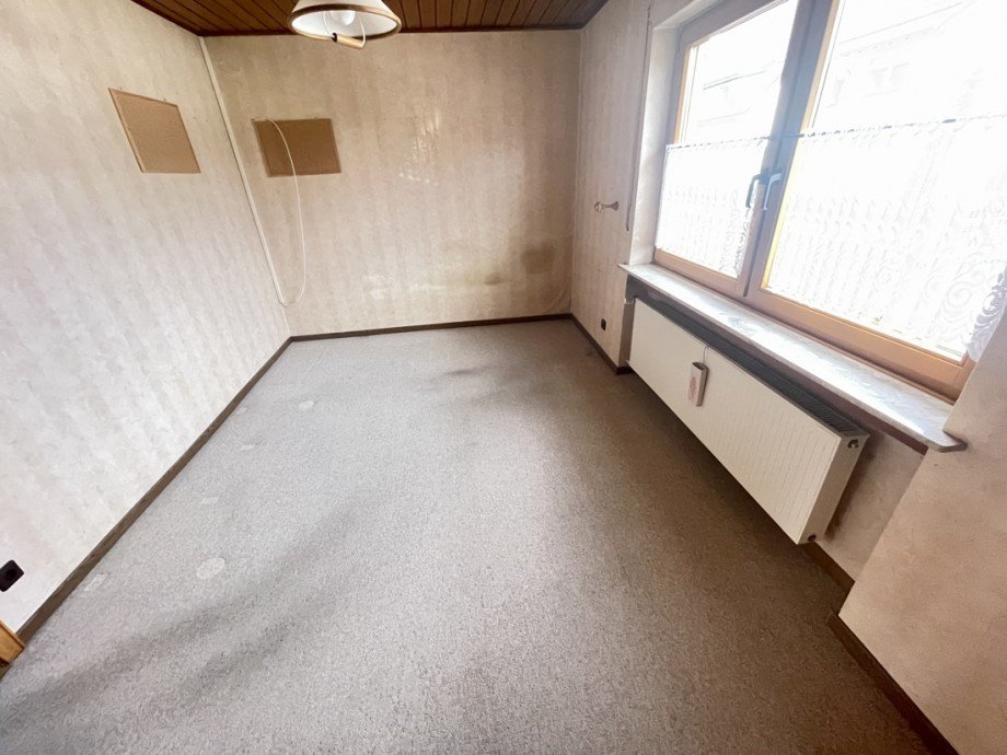 B�ro/Kindzimmer im EG Einfamilienhaus Gro�maischeid