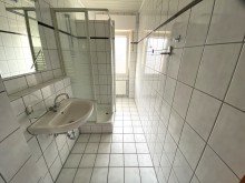 Duschbad - OG Haus verkaufen Neuwied! 2-Familienhaus mit kompaktem Grundst�ck! F�r Kapitalanleger oder Eigennutzer